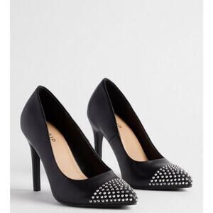 Torrid pointed toe studded stiletto pump size 7.5WW